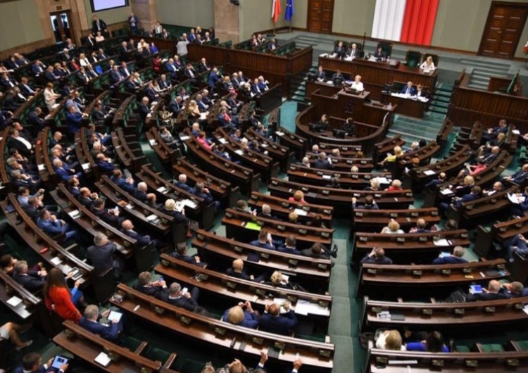 Nieoficjalnie: Podano nazwisko kolejnego posła, który ma dołączyć do Hołowni