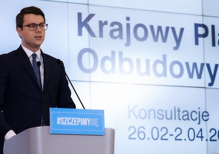 Co ze szczepionkami dla cywilnych pracowników służb mundurowych? Na pytanie Tysol.pl odpowiada rzecznik rządu