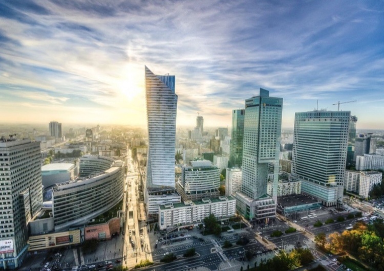 Agencja S&P obniża prognozę wzrostu PKB Polski w '21 do 3,4 proc., w '22 podwyższa do 4,4 proc.
