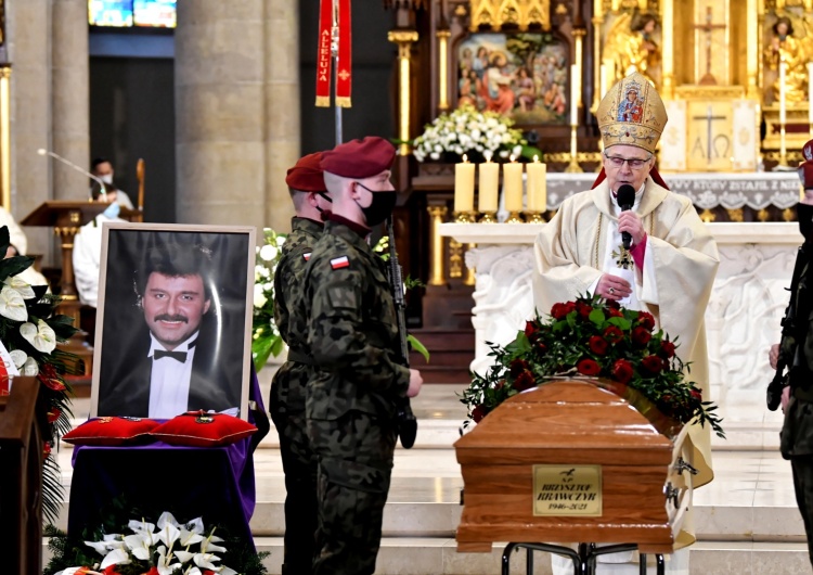 Ostatnie pożegnanie Krzysztofa Krawczyka. Prezydent: Nigdy nie zapomnimy jego silnego, tak bardzo polskiego głosu