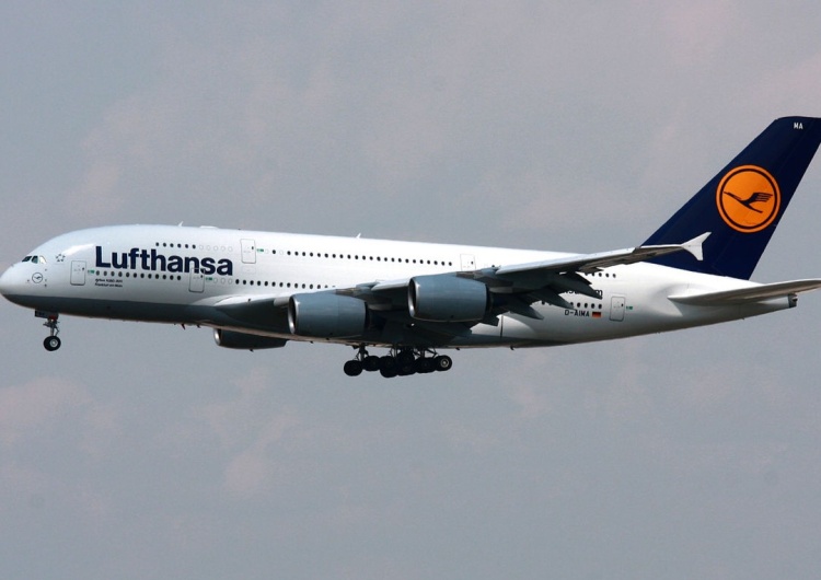 samolot Lufthansy Airbus A380 