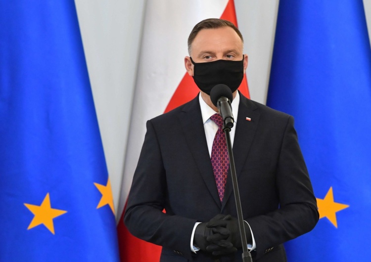 Prezydent Andrzej Duda Prezydent Duda: Przyjęliśmy z Agatą drugą dawkę szczepionki
