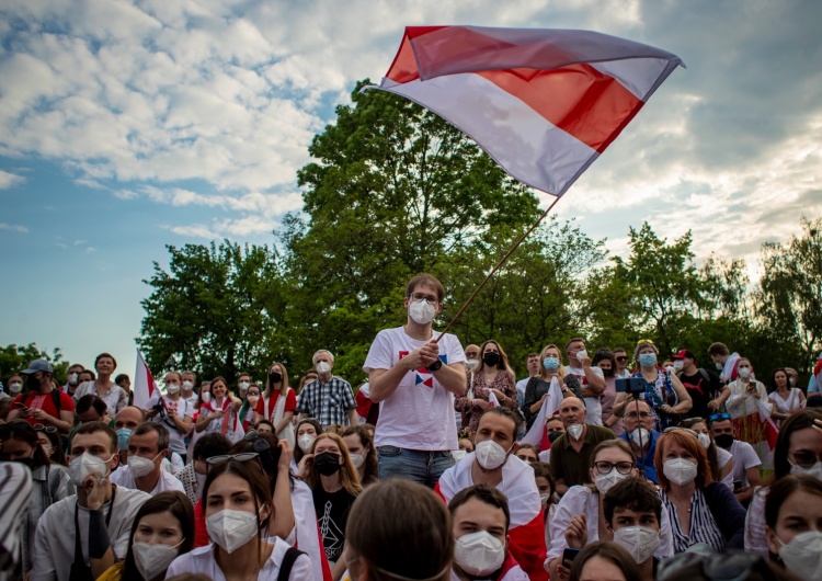 Protest przeciwko białoruskiemu reżimowi, zdjęcie ilustracyjne Europosłowie chcą większych sankcji wobec Białorusi