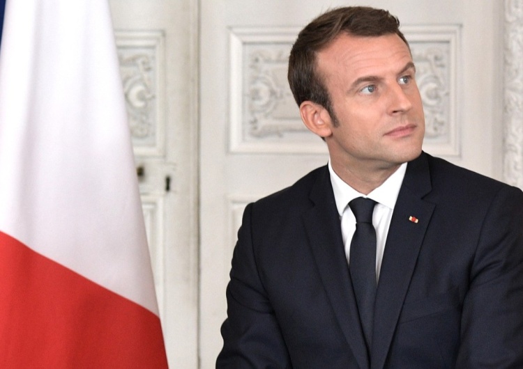 Marianne, giflée ? Non, Macron!