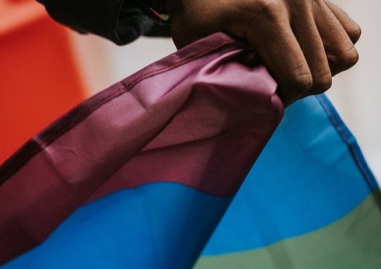 flaga LGBT Flaga LGBT znowu została
