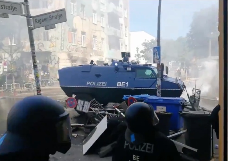 Berlin zamieszki [video] Berlin: Starcie lewicowej bojówki z policją. Są ranni 