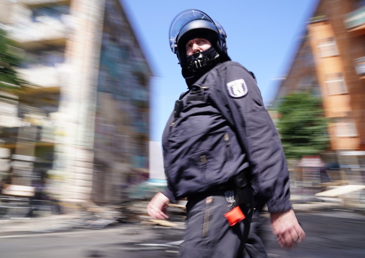 Niemiecki policjant, zdjęcie ilustracyjne Strzelanina w Espelkamp. 