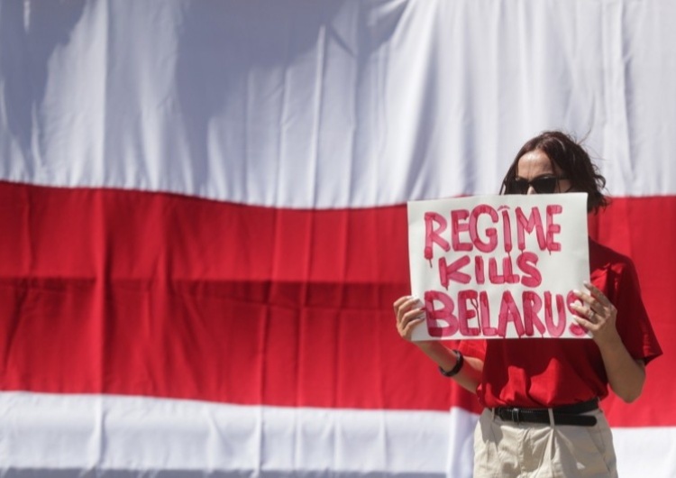 Protest przeciwko białoruskiemu reżimowi, zdjęcie ilustracyjne Białoruś mocno odpowiada na sankcje. Ambasador UE