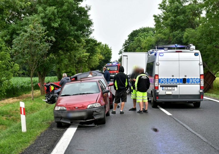 Wypadek, zdjęcie ilustracyjne 9 osób rannych. Wypadek na A4, trasa zablokowana