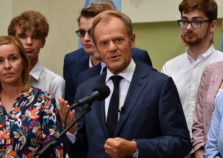 Donald Tusk, Borys Budka, Małgorzata Kidawa-Błońska Donald Tusk prosi o wybaczenie: