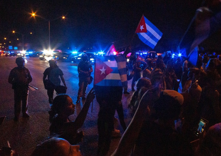 Zdjęcie ilustracyjne Kuba: Tysiące ludzi wyszły na ulice. Jest ofiara śmiertelna protestów