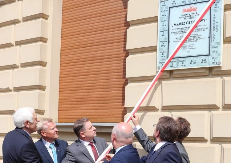 Uroczyste odsłonięcie tablicy upamiętniającej łódzki