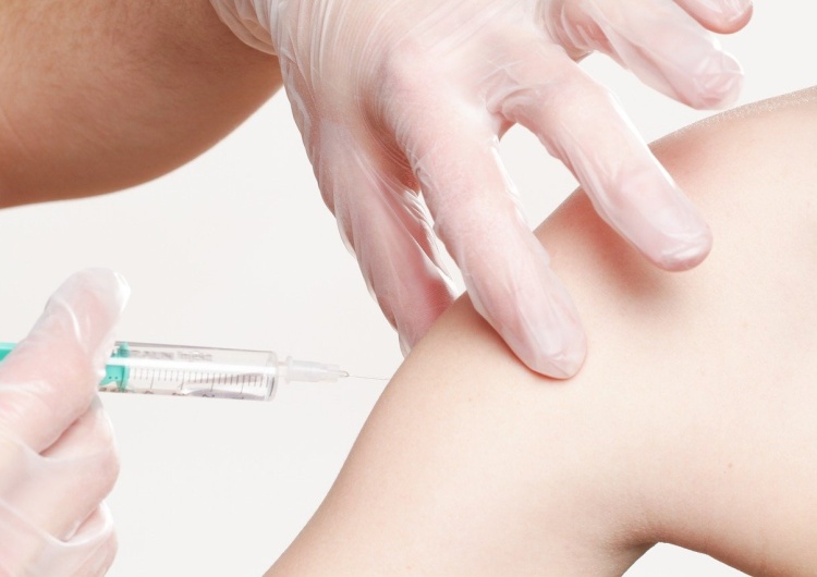  Przeciwciała po szczepionce na COVID-19 znikają po 6 miesiącach? Associated Press przytacza zatrważające badania z Chin