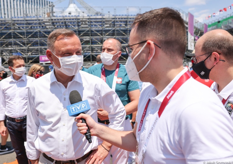 Andrzej Duda „Szanuję KAŻDEGO”. Polski prezydent podziękował wioślarkom za środowy sukces