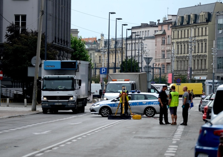 Wstrząsająca tragedia w Katowicach. Nie żyje 19-latka. „Zażądaliśmy już od przewoźnika pilnych wyjaśnień”