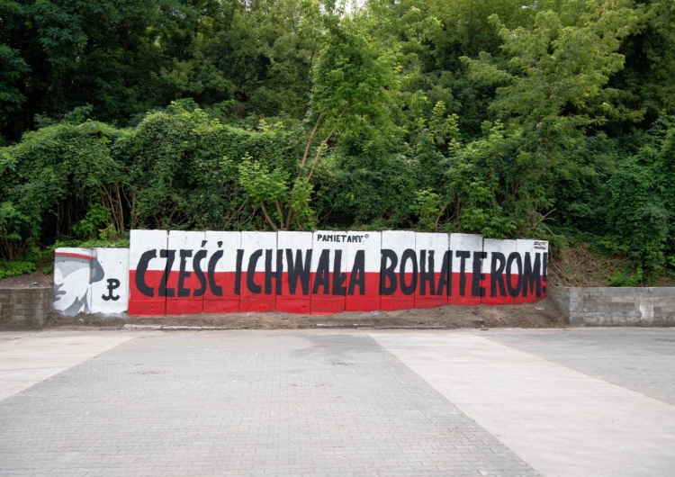 Mural stworzony przez kibiców