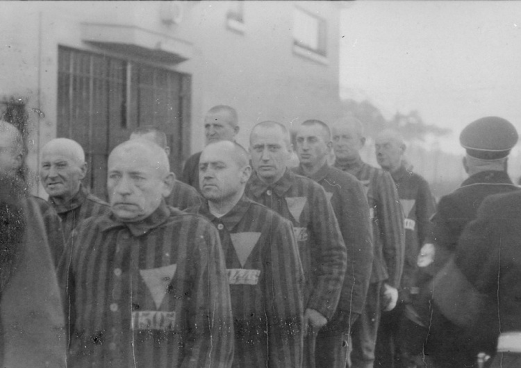 Więźniowie  w Sachsenhausen   Stuletni strażnik obozu Sachsenhausen stanie przed sądem
