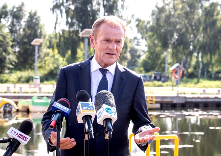 „Wyjdź do ludzi i powiedz, co masz zamiar z tym zrobić!”. Tusk zaapelował do Kaczyńskiego