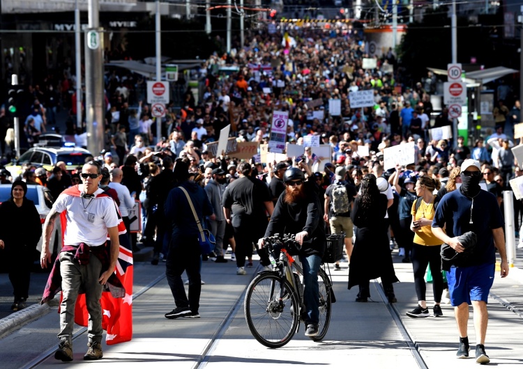  Australia: Mieszkańcy Melbourne protestują przeciw lockdownowi. Aresztowano ponad 200 osób
