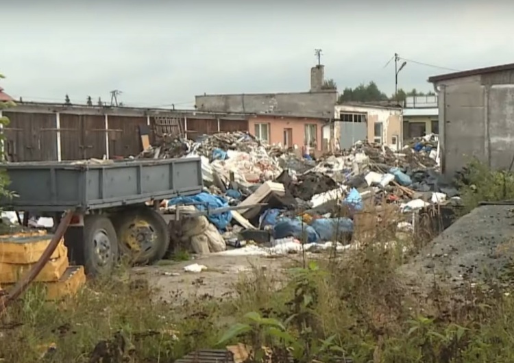 składowisko odpadów [Zwiastun] Magazyn Śledczy: Niewyjaśniony zgon, zaginione zeznania i nielegalne składowisko toksycznych odpadów