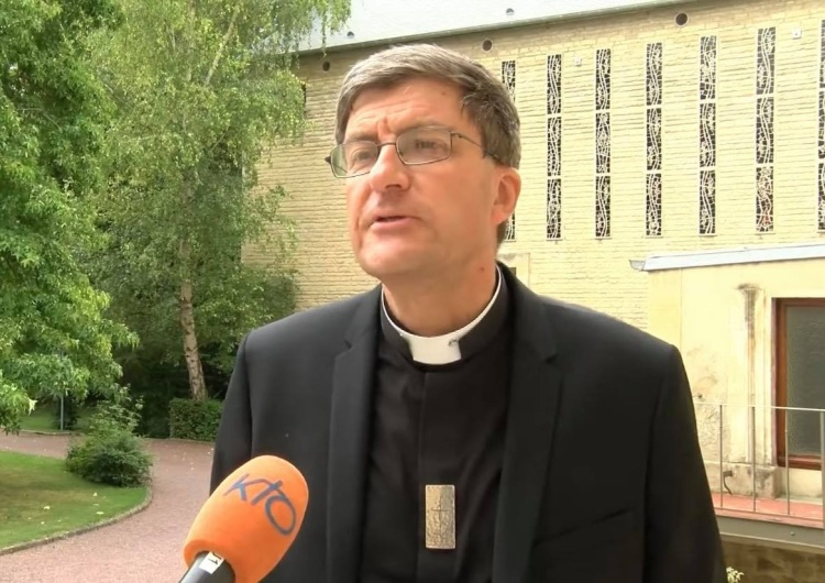 abp Eric de Moulins-Beaufort Abp de Moulins-Beaufort: Tajemnica spowiedzi ma większą moc niż prawa republiki