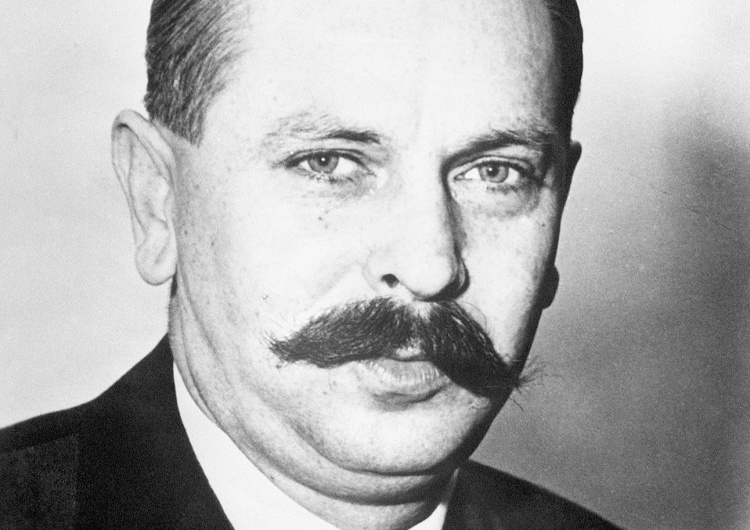 Michał Goleniewski Polak zdekonspirował 1693 agentów bloku sowieckiego;