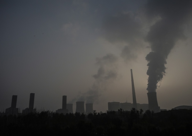 Zanieczyszczenie powietrza w Chinach Z. Kuźmiuk: Czy można realizować politykę klimatyczną bez krajów, które odpowiadają za 50 proc. emisji CO2?