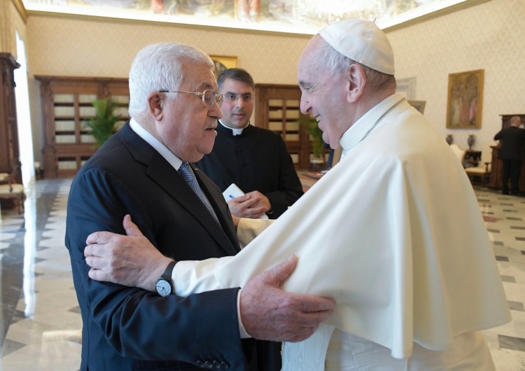 Od lewej: Mahmud Abbas, papież Franciszek Papież przyjął na audiencji przywódcę Palestyny Mahmuda Abbasa