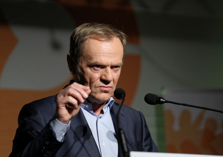 Donald Tusk na konwencji KOD Tusk na konwencji KOD: Nie macie pojęcia, ile siły przetrwania dawaliście Polakom i Europejczykom