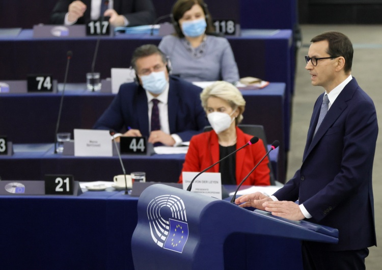 Niemiecki dziennik: Ursula von der Leyen obiecała Polsce, że niebawem otrzyma środki z KPO