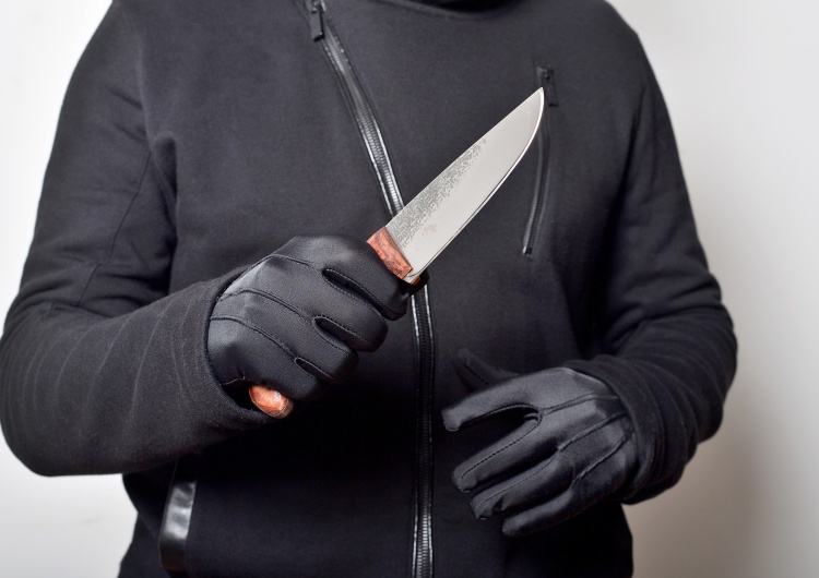  Francja: Chcieli zabijać nożami w czasie Bożego Narodzenia. Zostali aresztowani