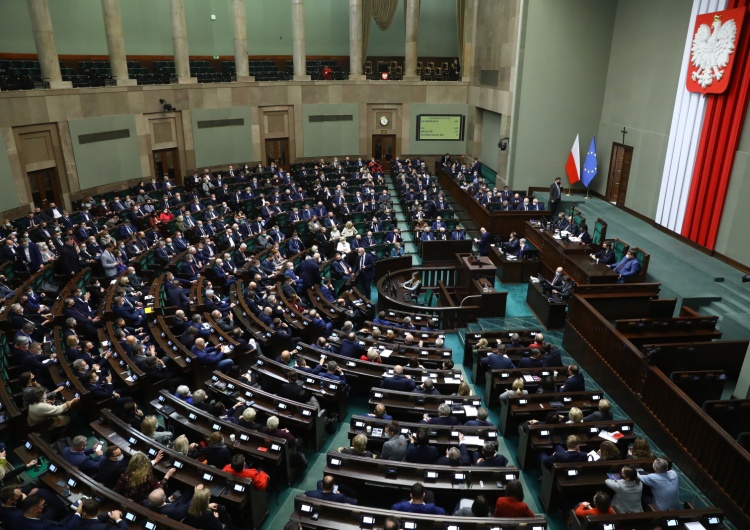 14 grudnia na 44. posiedzeniu Sejmu odbędzie się I czytanie projektu ustawy „Emerytura za staż”