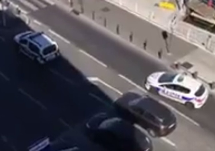  Francja: Kierowca furgonetki staranował w Marsylii dwa przystanki. Jedna osoba zginęła