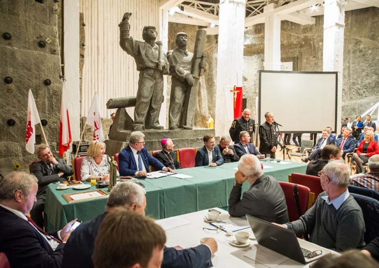 Posiedzenie Komisji Krajowej 24-25 października 2017 r. w Wieliczce Handel w niedziele: PiS musi się wywiązać ze swoich deklaracji