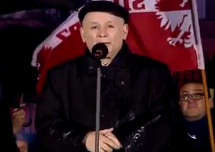  [video] Kaczyński na Krakowskim Przedmieściu: Jestem przekonany, że 10 kwietnia 2018 roku pomniki staną