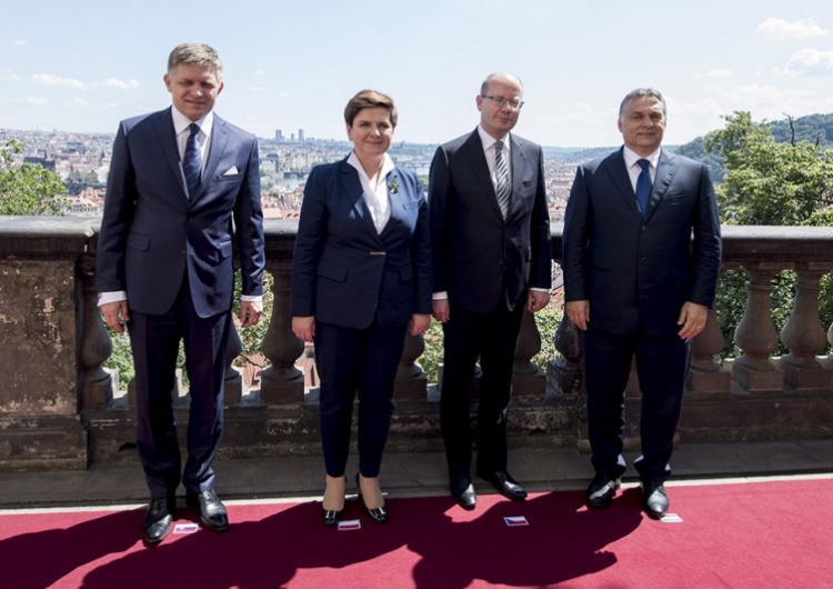 Premierzy państw V4 A. Berezowski: Cienka więź łączy państwa grupy Wyszehradzkiej