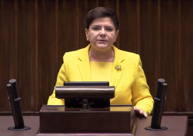 zrzut ekranu Premier Szydło w Sejmie: "To, co państwo tu wykrzykujecie, nie jest w stanie mnie obrazić"