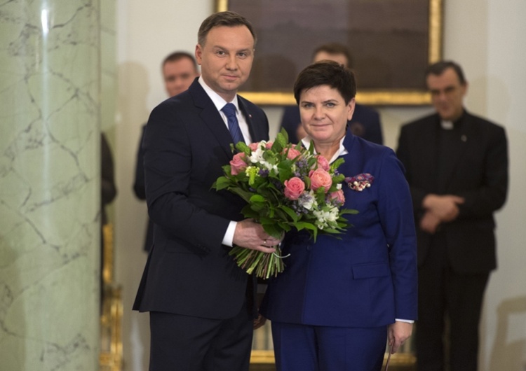  Beata Szydło pogratulowała nowemu premierowi. "Trzymam kciuki za sukces Polski"