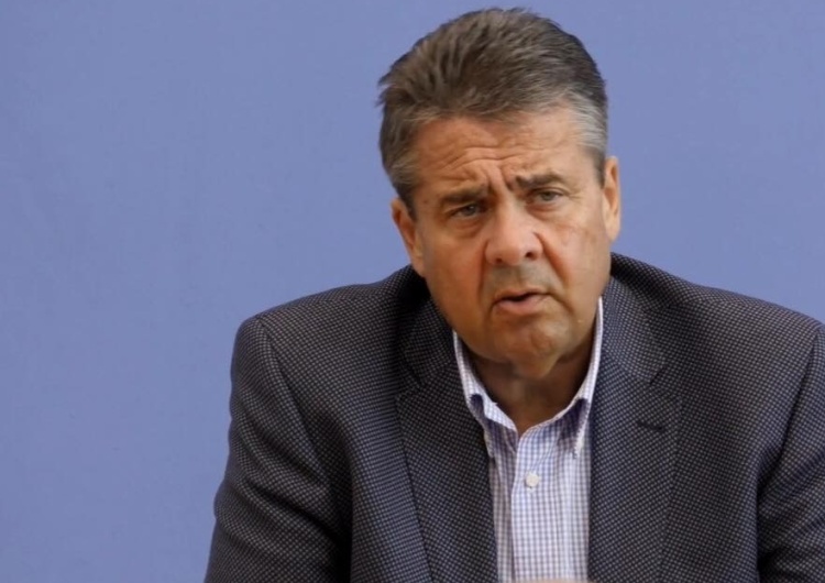 Sigmar Gabriel zapewnia, że Niemcy będą potępiać "polskie obozy koncentracyjne". G. Grabowska komentuje