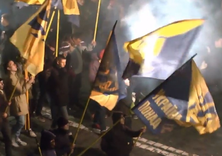 Antypolska manifestacja na ulicach Lwowa - przeszedł marsz ku czci Romana Szuchewycza