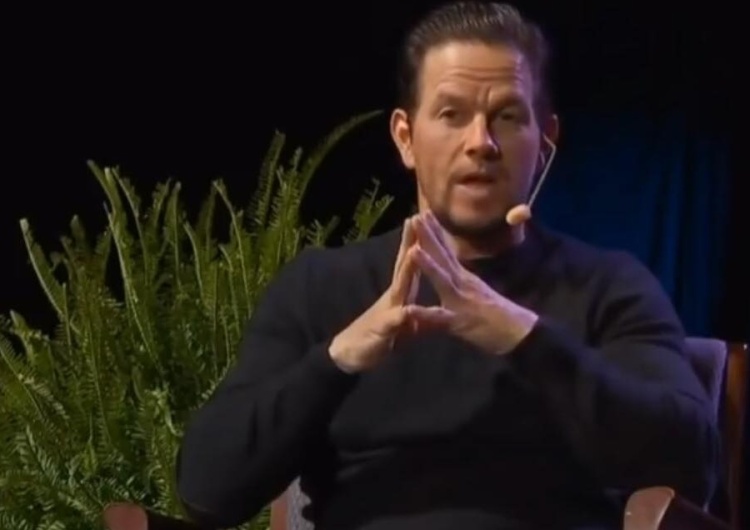  [video] Mark Wahlberg o wierze: Zawsze zaczynam mój dzień na kolanach