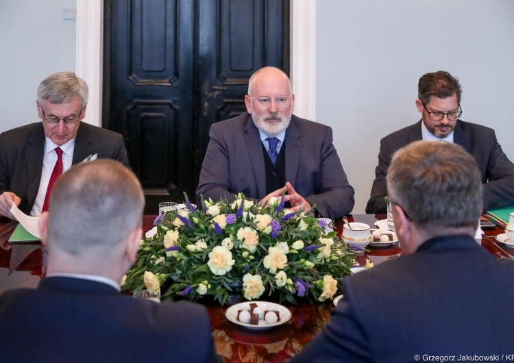 Timmermans po pierwszych rozmowach. Będą efekty?