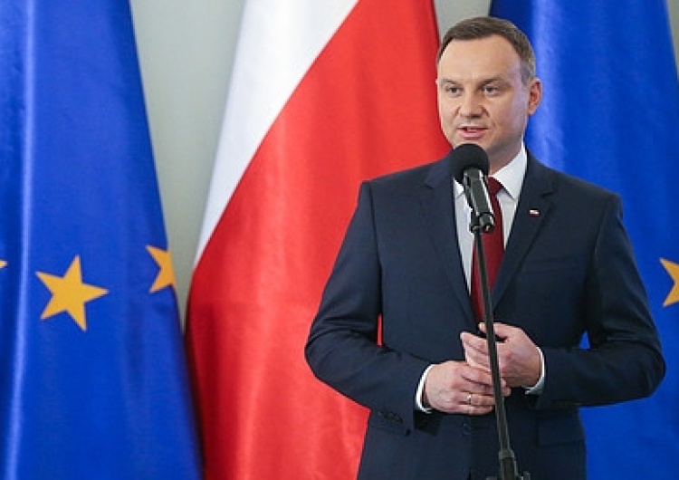  Prezydent Duda i premier Szydło cieszą się największym zaufaniem Polaków