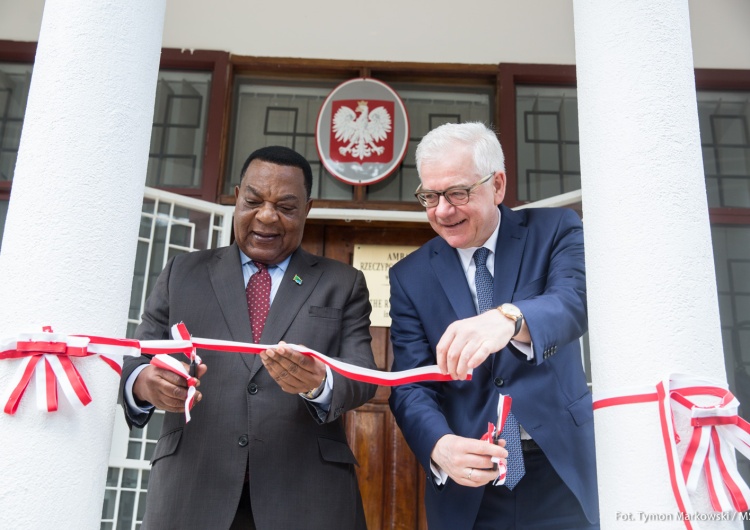 To orientalna wyprawa. Szef MSZ otworzył ambasadę w... Tanzanii