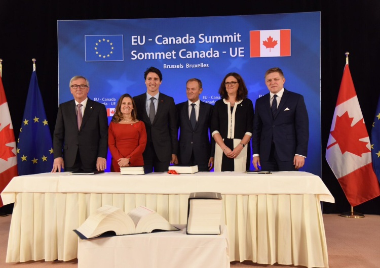  CETA podpisana. Przedstawiciele UE i Kanady zawarli umowę gospodarczo-handlową. Juncker: „To ważny dzień"