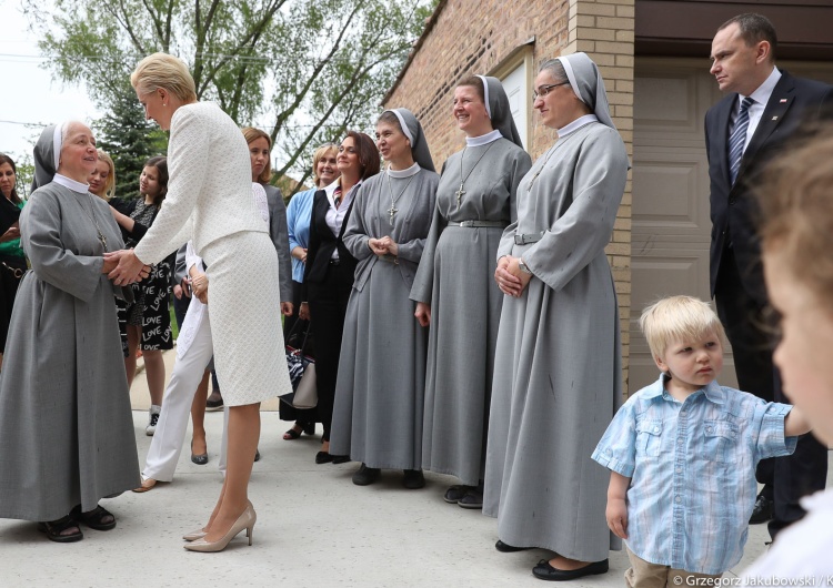  Pierwsza Dama odwiedziła polonijny Dom Samotnej Matki im. Św. Rodziny w Chicago