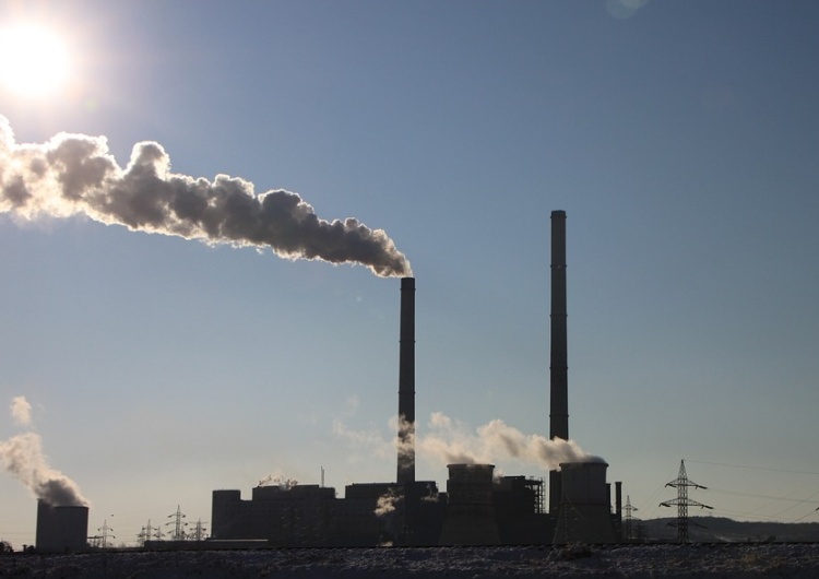 Kto emituje najwięcej CO2? To wcale nie Polska...