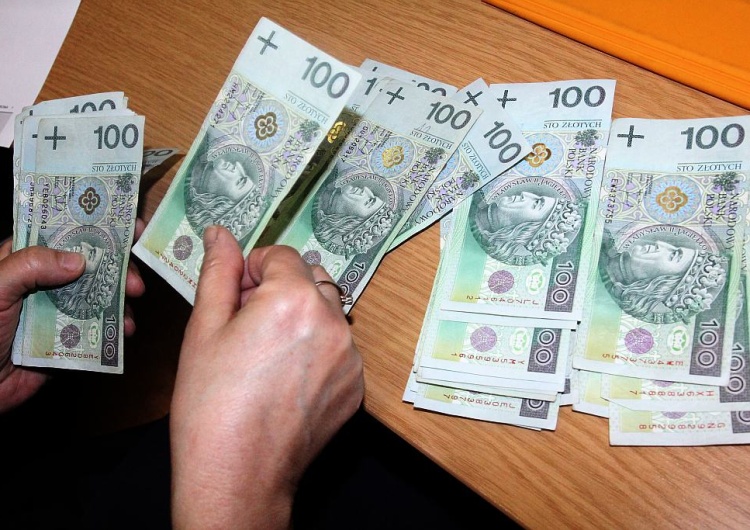 Polacy czekają na podwyżki
