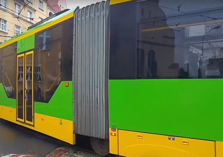  MPK Poznań po aferze z  tęczowymi chorągiewkami na tramwajach: Jutro ich nie będzie