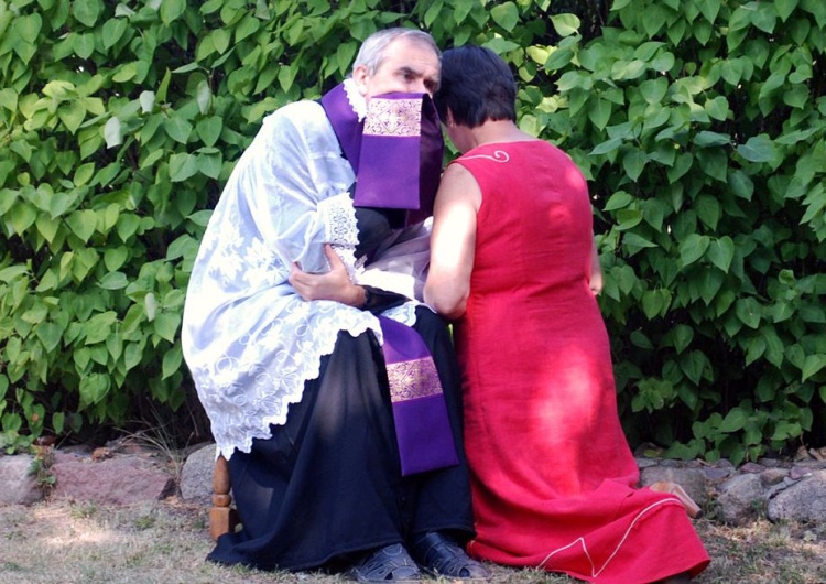 Franciszek: Wszyscy księża mogą rozgrzeszać z aborcji